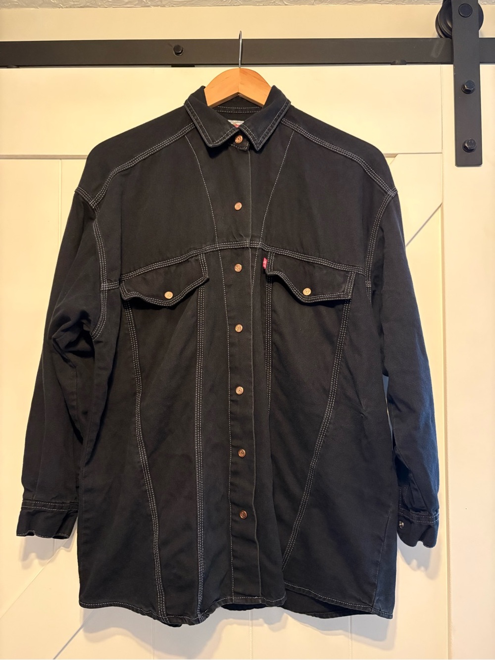 Vintage Levi’s Black Denim Long Sleeve Women’s Oversized Shirt Size Small/Medium